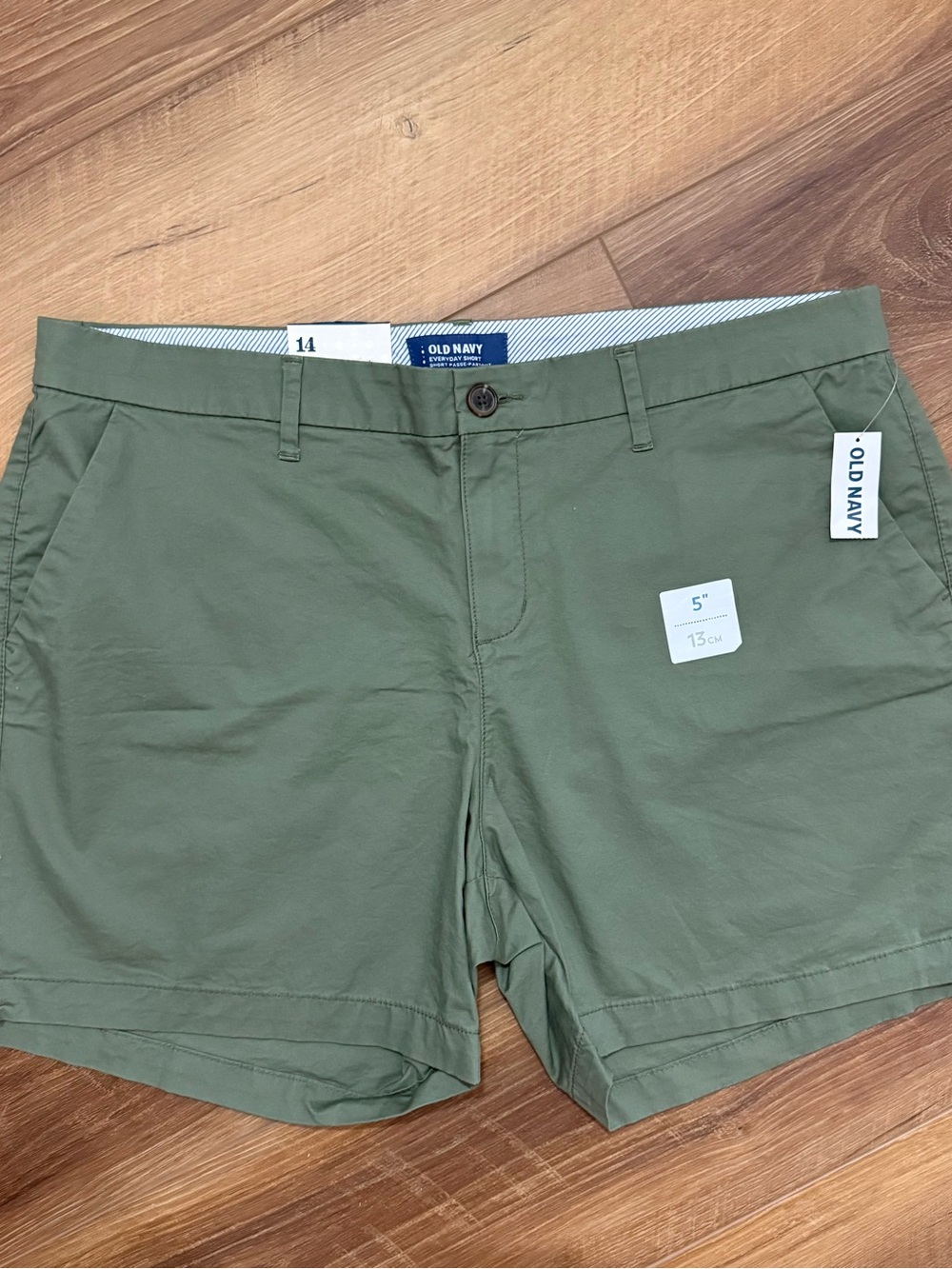 Old Navy Men's Olive Green Flat-Front Shorts